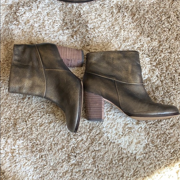 Cole Haan Cassidy Bronze Metallic Ankle Boot Heel - Picture 3 of 8